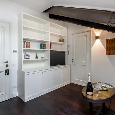 Allegroitalia Penthouse Montenapoleone Milan