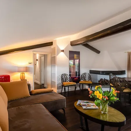 Allegroitalia Penthouse Montenapoleone * Milan