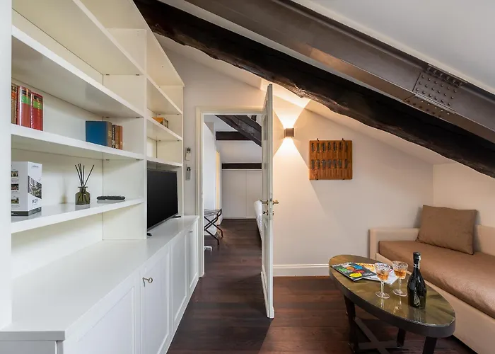 Lägenhet Allegroitalia Penthouse Montenapoleone